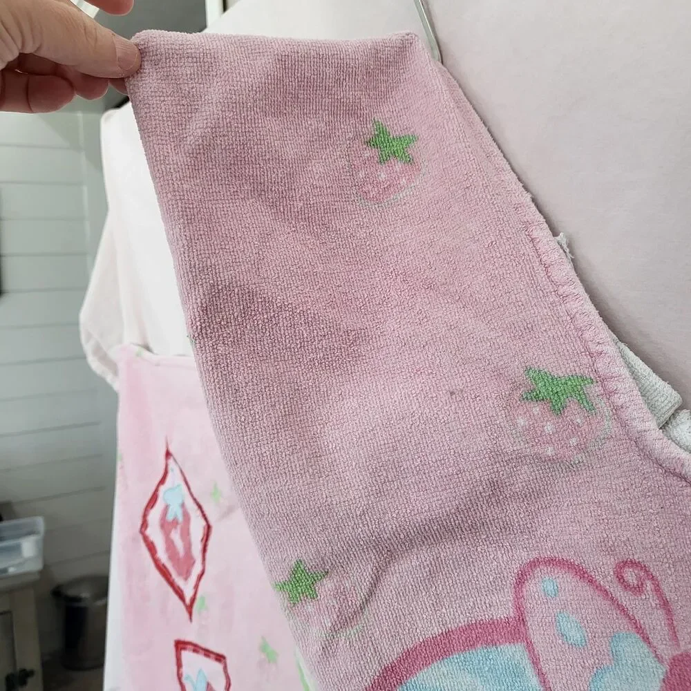 Strawberry Shortcake hooded toddler Bath Towel Vintage 90s Retro quilted